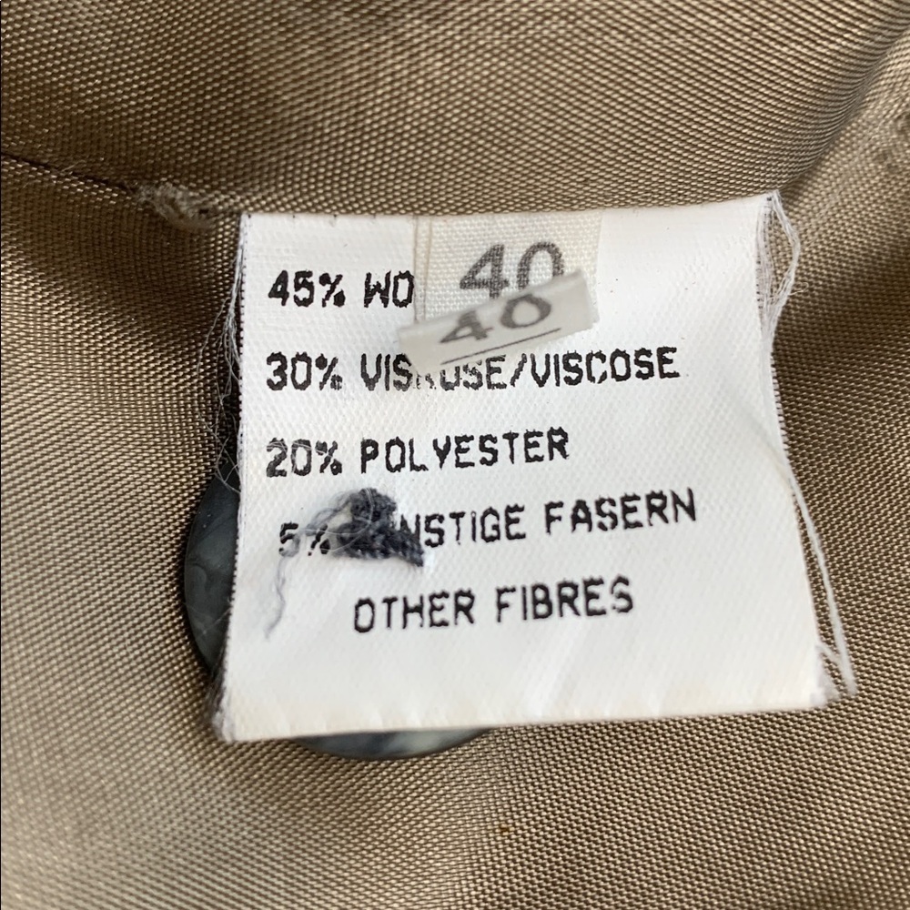 Tuzzi Fall or Winter Coat, 1 Front Pocket, Neutral, Size 40 - Picture 6 of 7